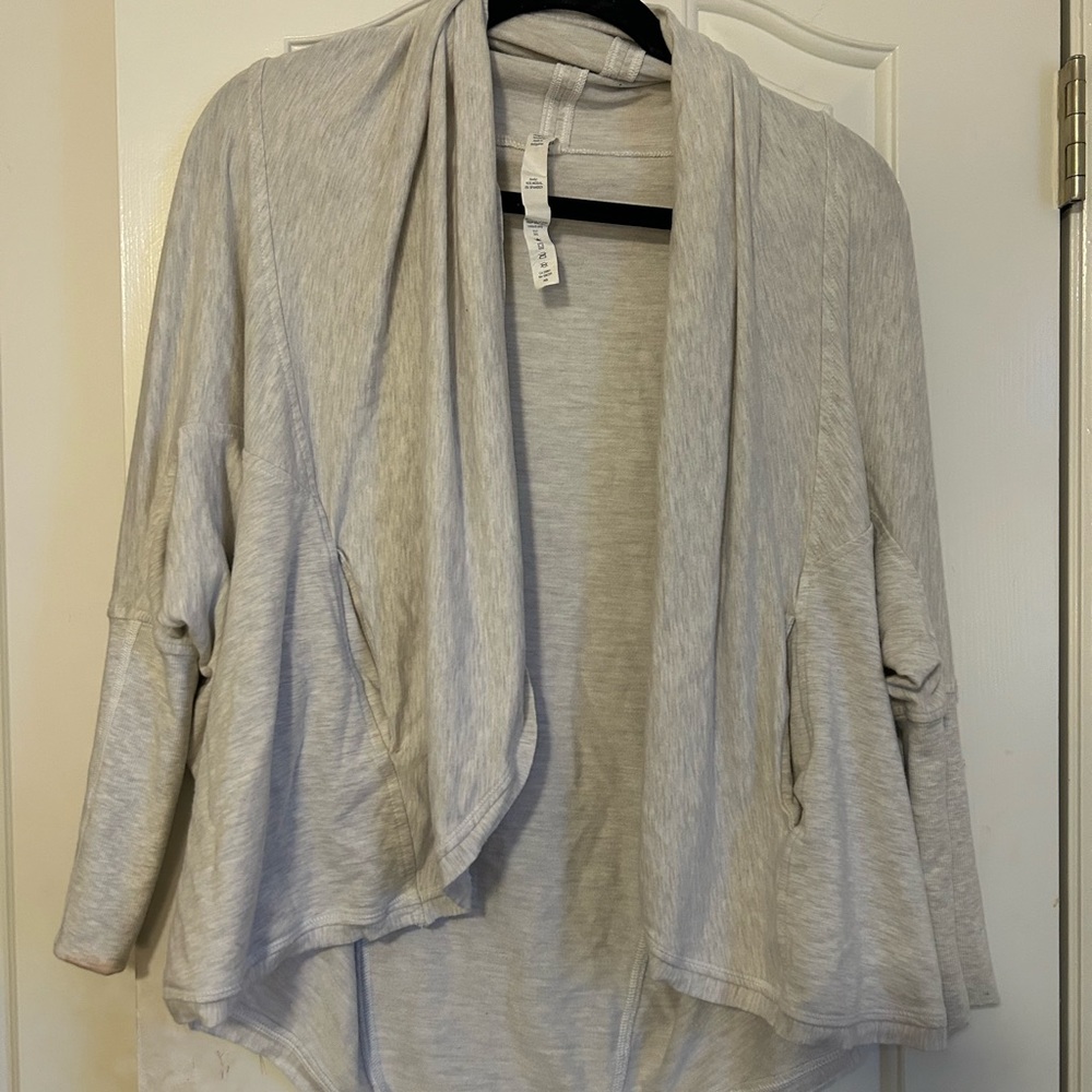 Lululemon to and flow wrap